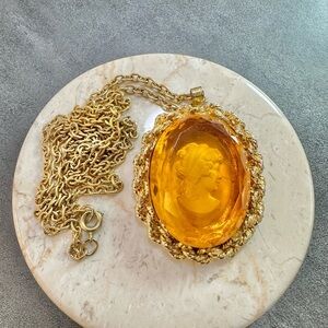 Vintage Amber Colored Glass Reverse Intaglio Cameo Pendant Gold Tone Necklace